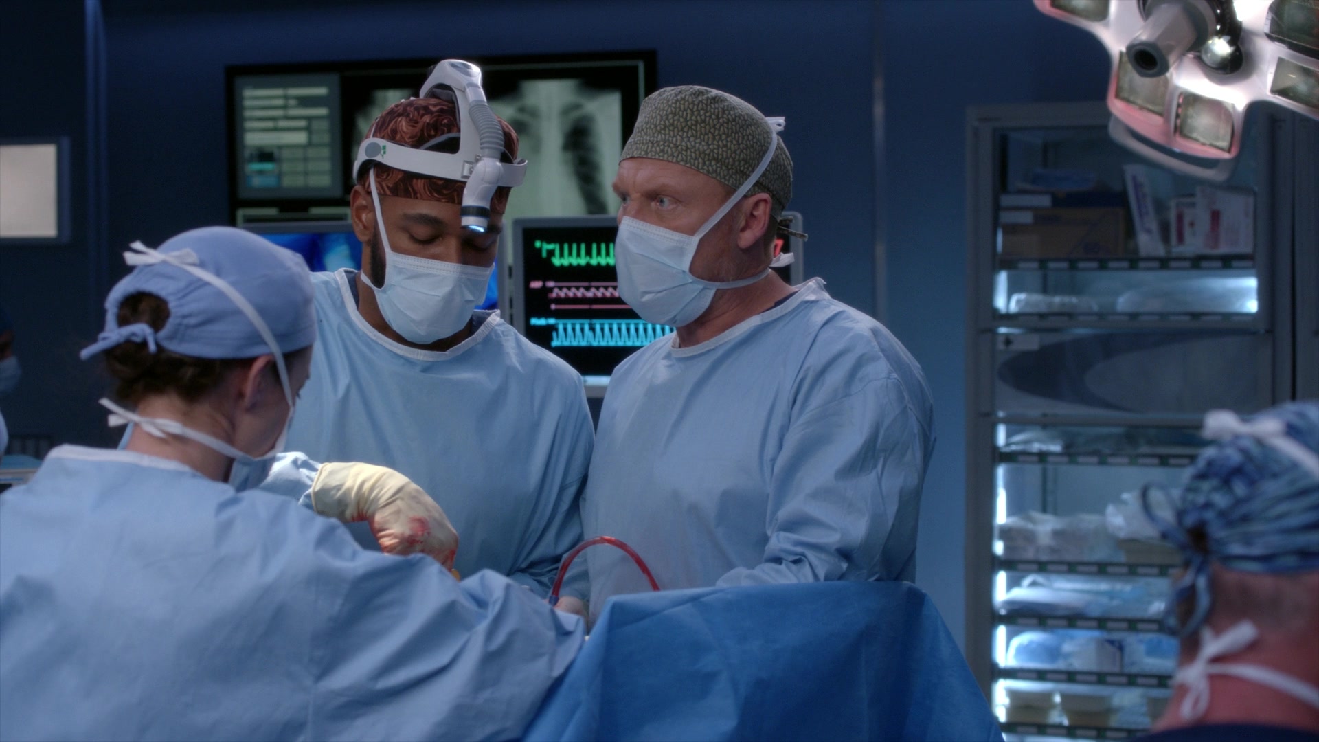 Greys_Anatomy_S19E11_1583.jpg