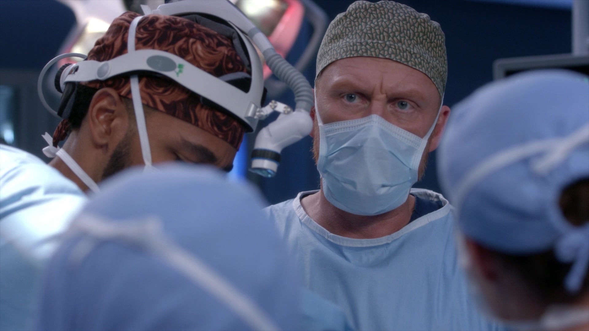 Greys_Anatomy_S19E11_1587.jpg
