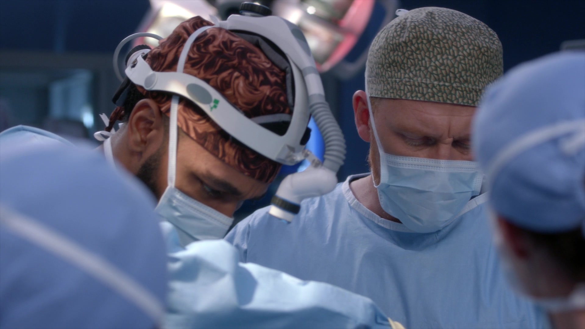 Greys_Anatomy_S19E11_1589.jpg
