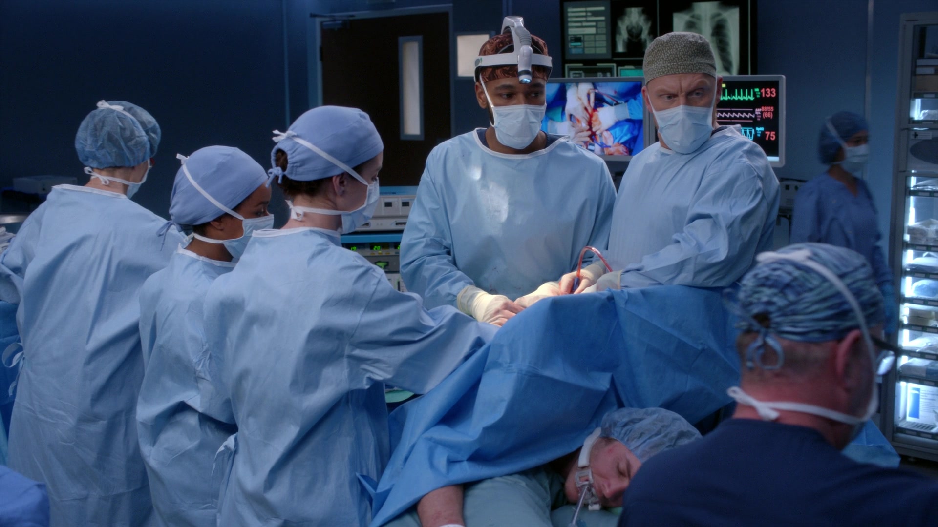 Greys_Anatomy_S19E11_1600.jpg