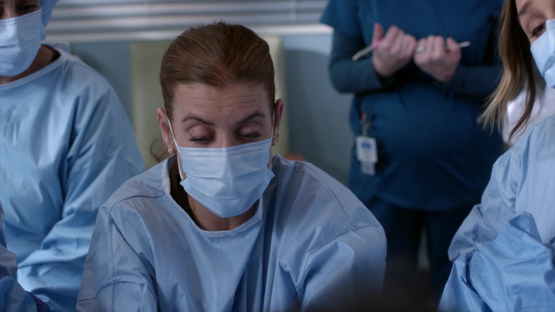 Greys_Anatomy_S19E11_1619.jpg