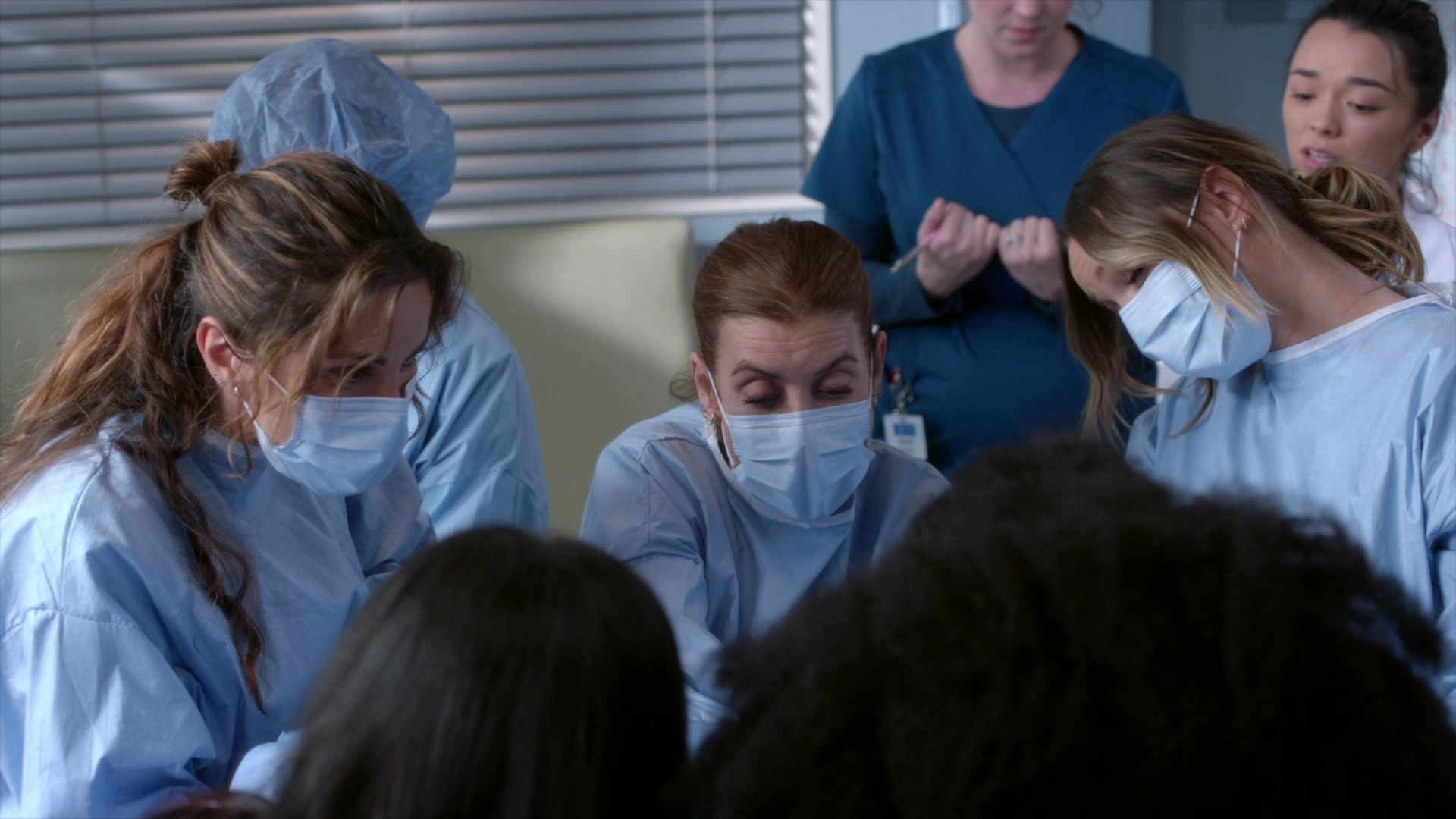 Greys_Anatomy_S19E11_1631.jpg