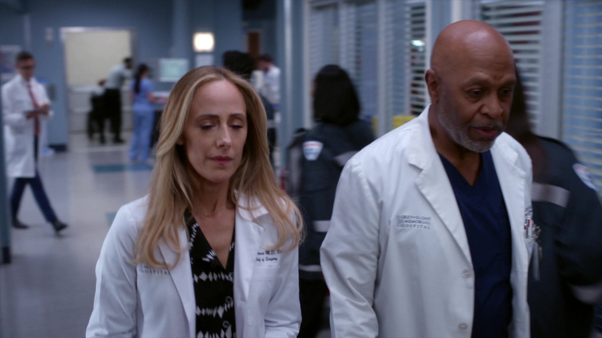 Greys_Anatomy_S19E11_1743.jpg