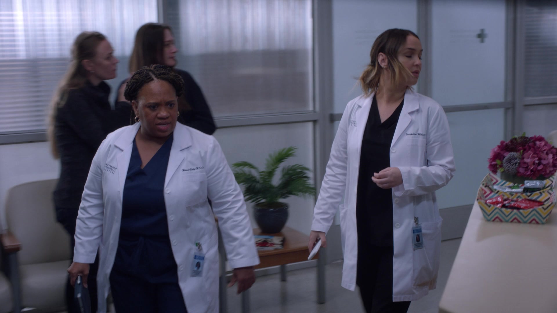 Greys_Anatomy_S19E11_1777.jpg