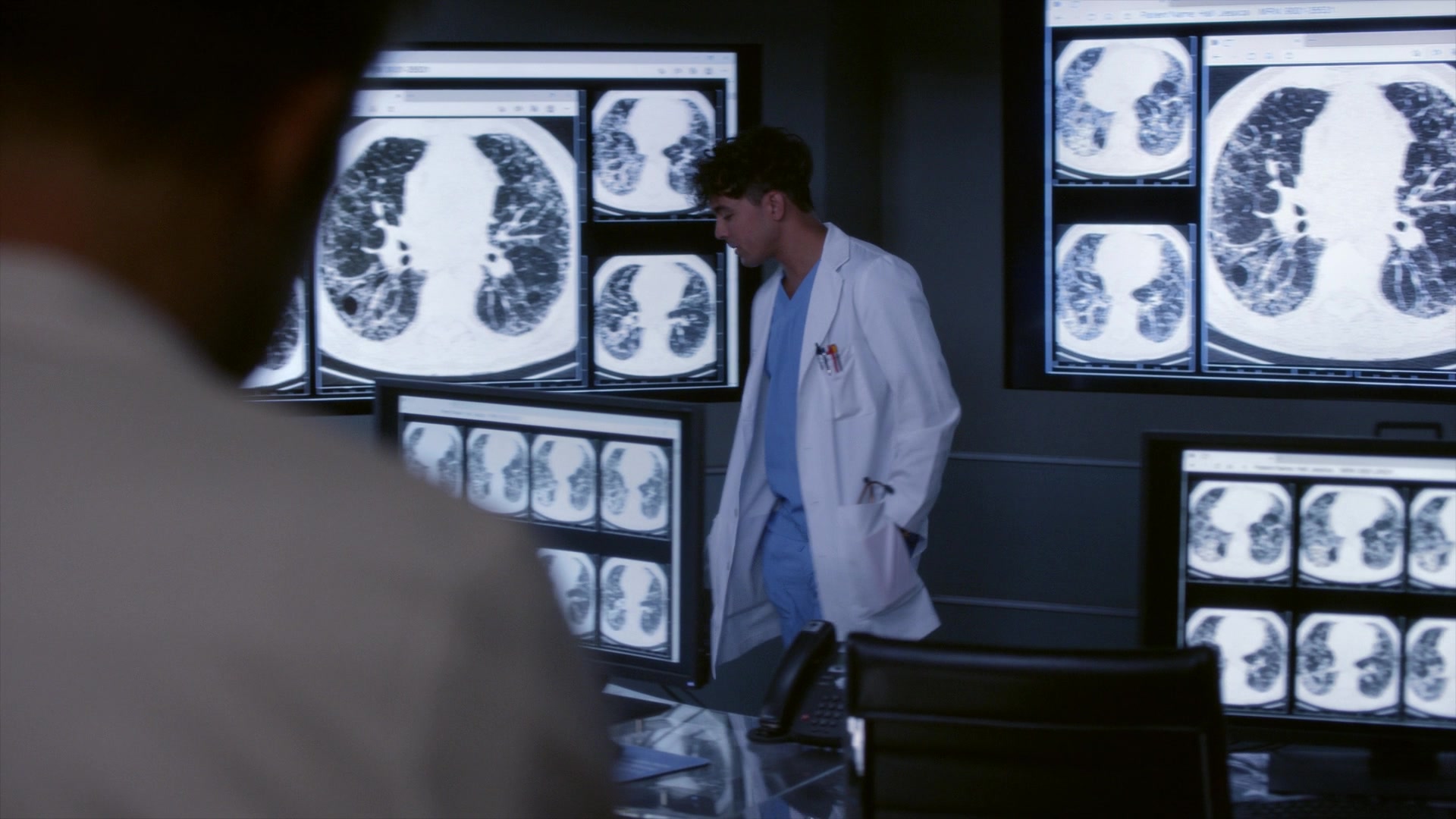 Greys_Anatomy_S19E11_1825.jpg