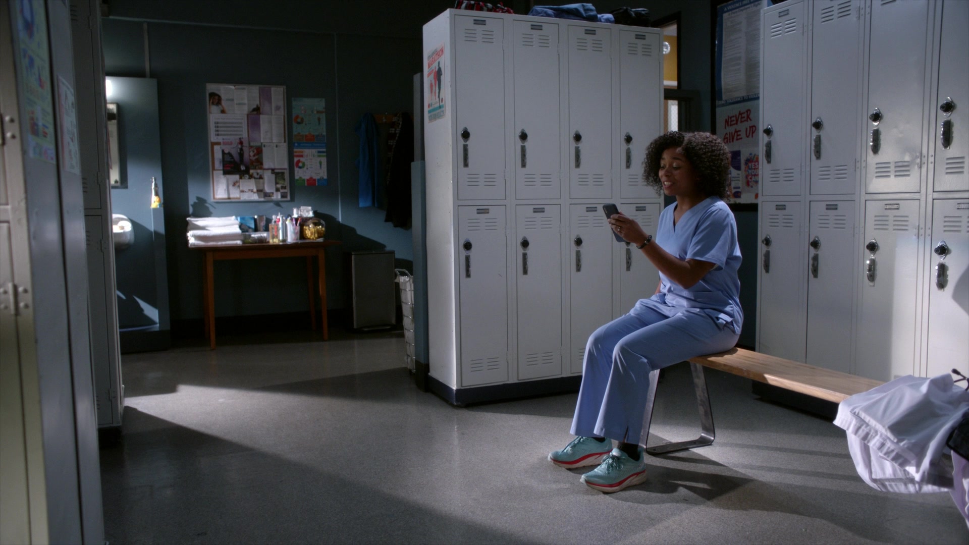 Greys_Anatomy_S19E11_1911.jpg