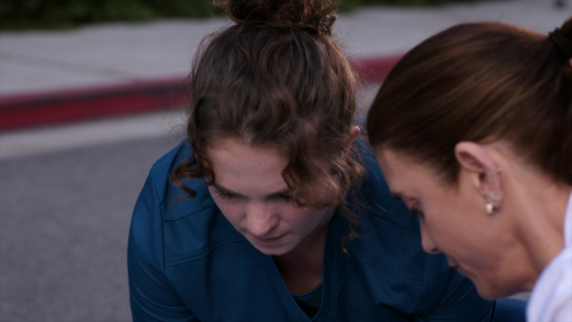 Greys_Anatomy_S19E11_1994.jpg