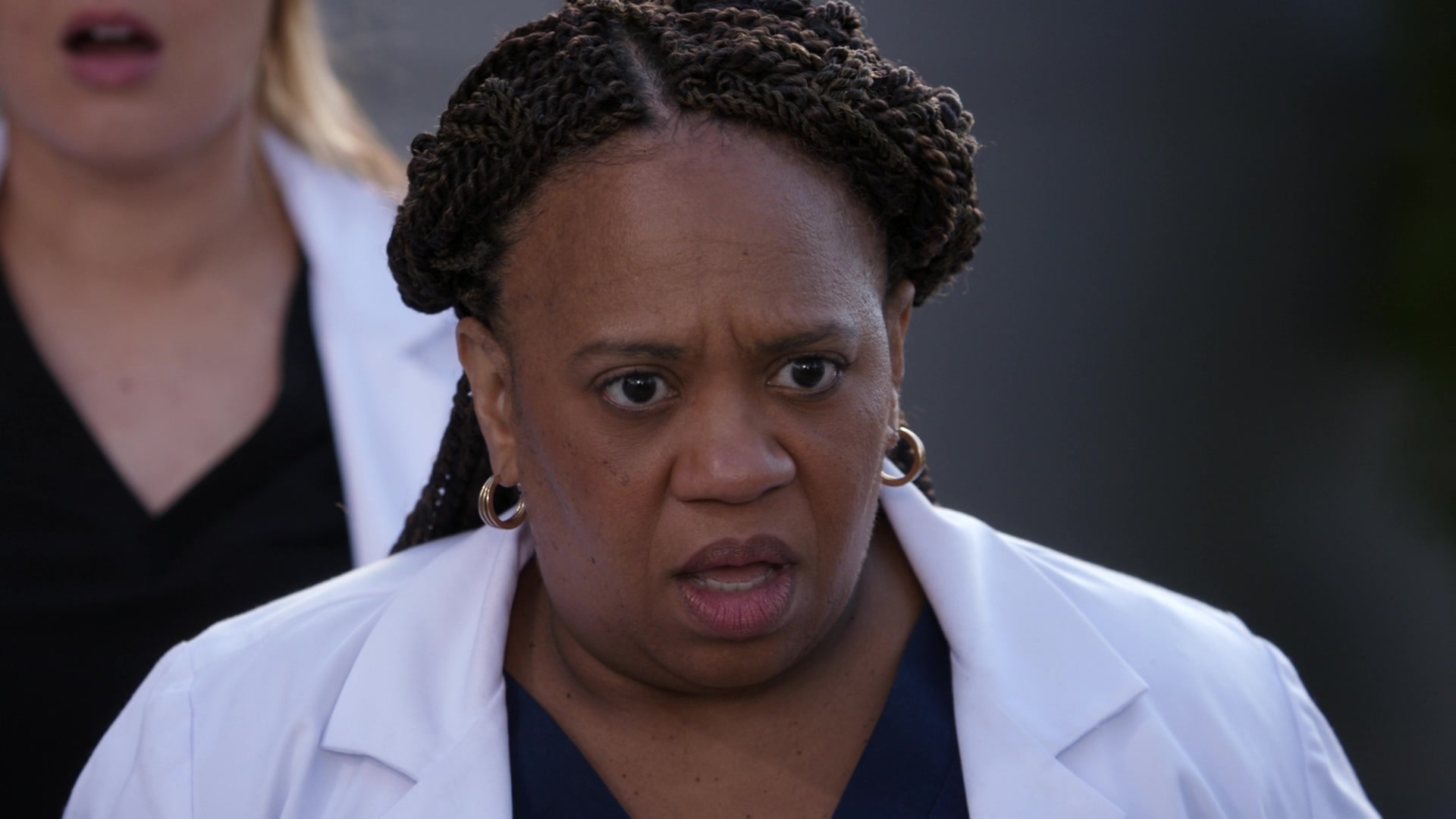 Greys_Anatomy_S19E11_2008.jpg