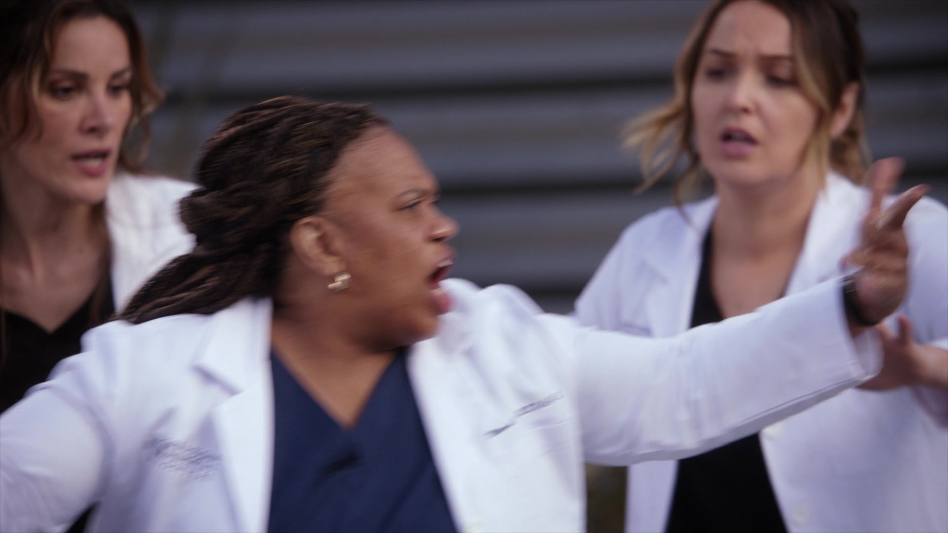 Greys_Anatomy_S19E11_2012.jpg