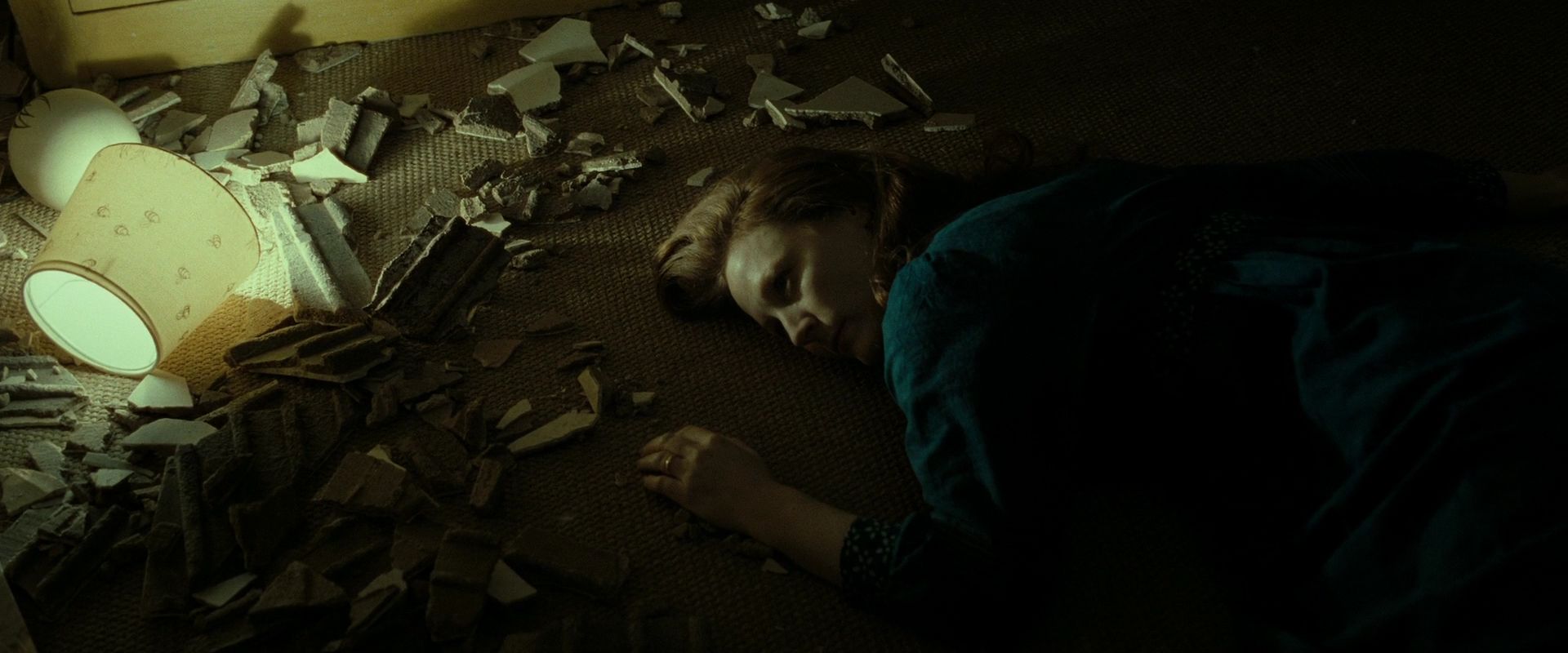 Последний момент умирающего. Последний момент умирающего. Как выжить в лифте. Вик морроу. Демотиватор лифт.