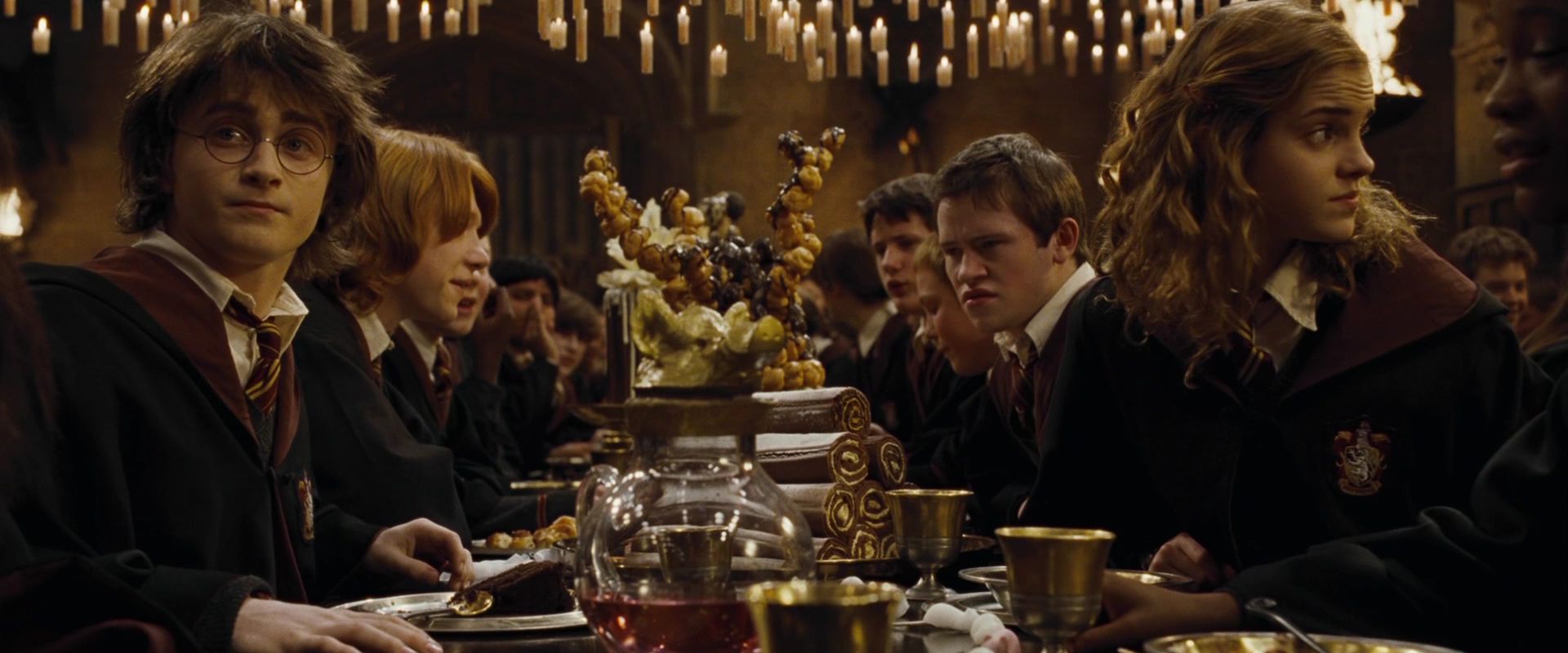 Harry potter and fire goblet watch. Лепреконы Кубок огня Поттер.