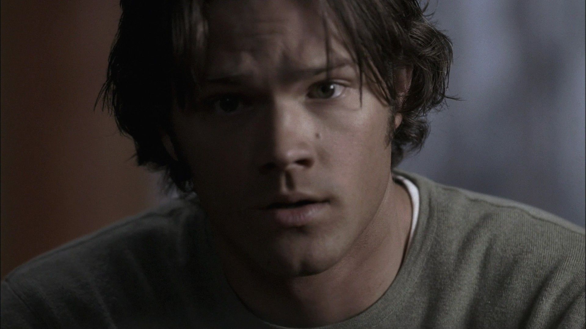 сэм винчестер щенячьи глаза. зеньячь глазки сэма винчестера. щенячий взгляд у человека. сэм винчестер 2 сезон. актеры с щенячьими глазками.