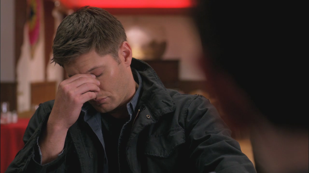 Читает старую книгу. Жги старые дрова. Перечитывать старую переписку. Когда читаешь свои старые переписки. Читай предыдущее.