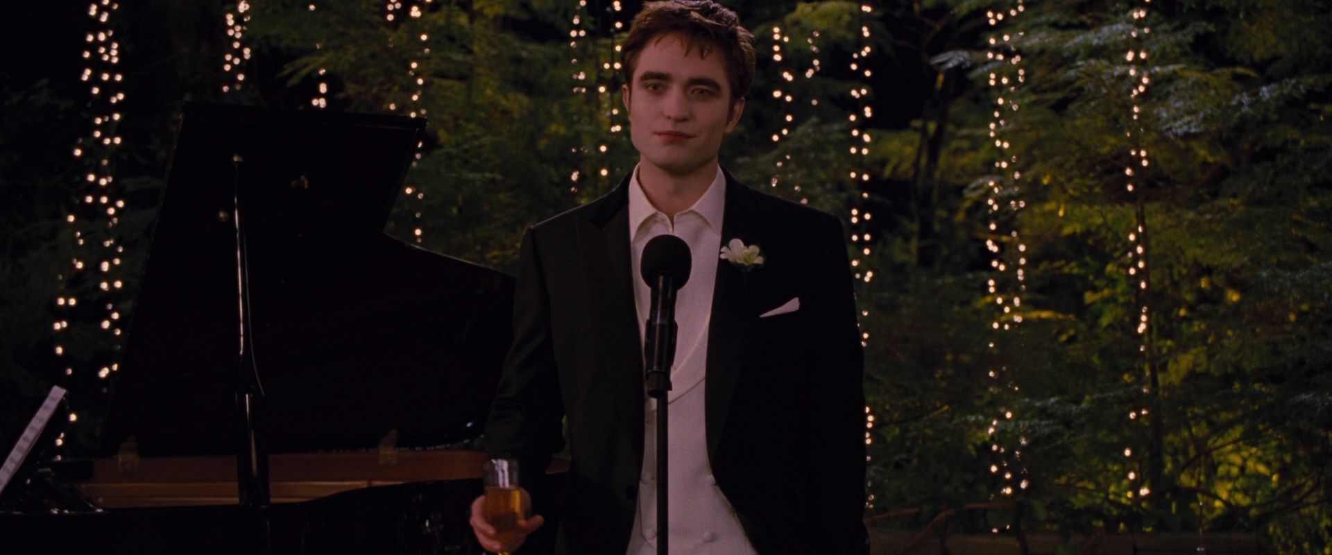BreakingDawnPt1-0858.jpg
