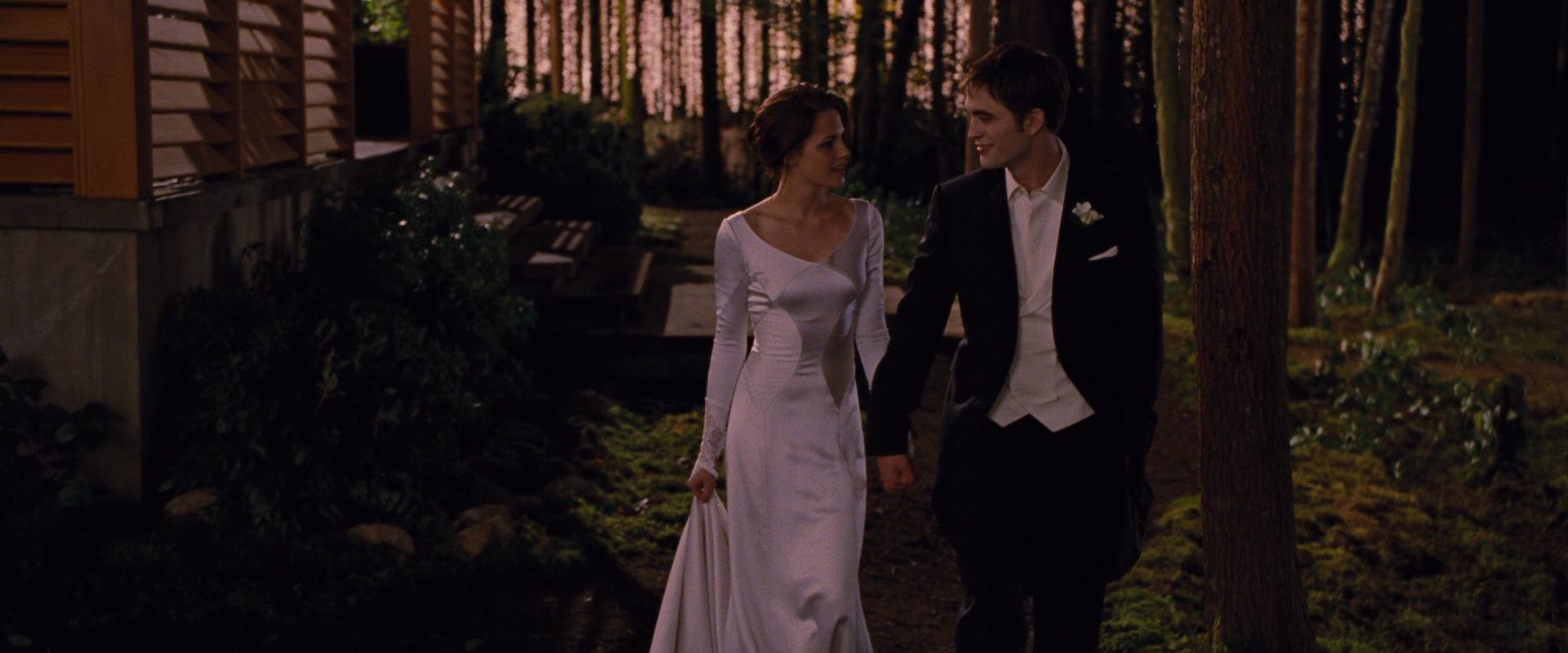 BreakingDawnPt1-0908.jpg
