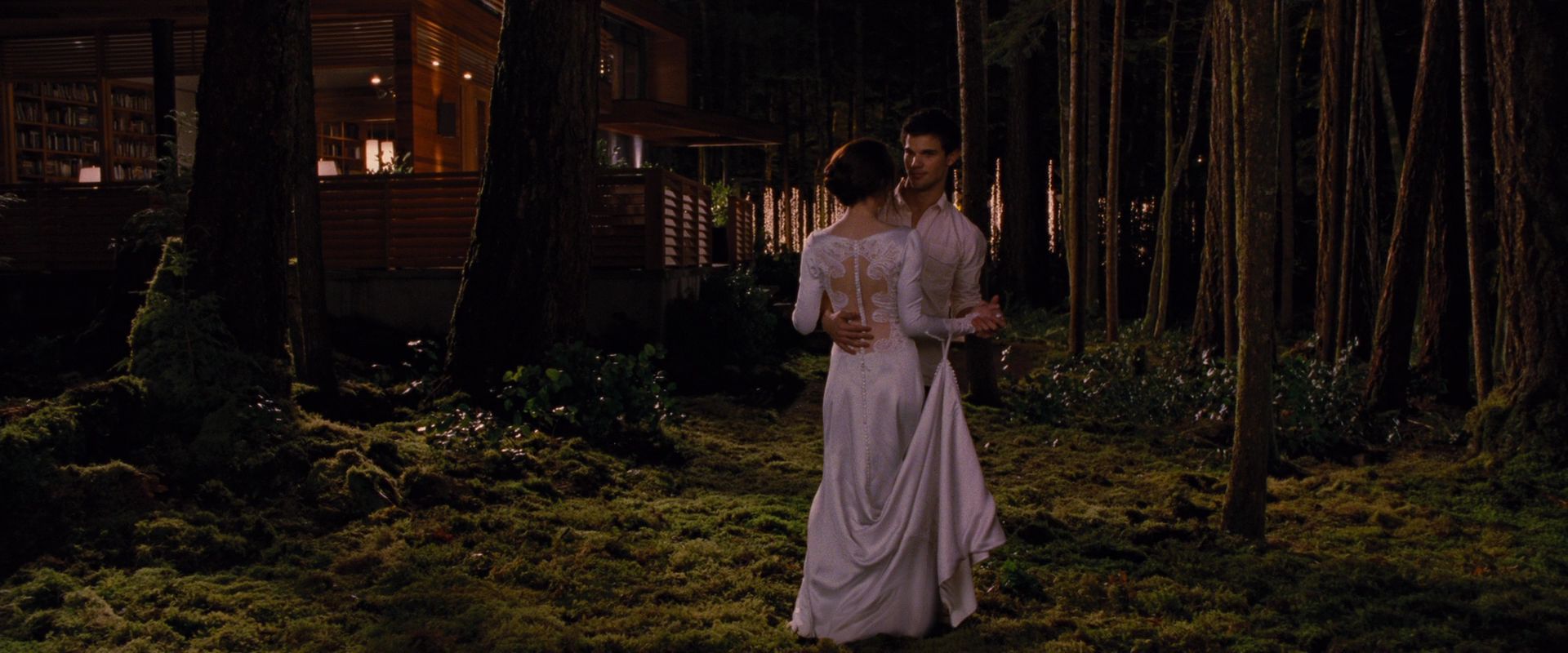 BreakingDawnPt1-0981.jpg