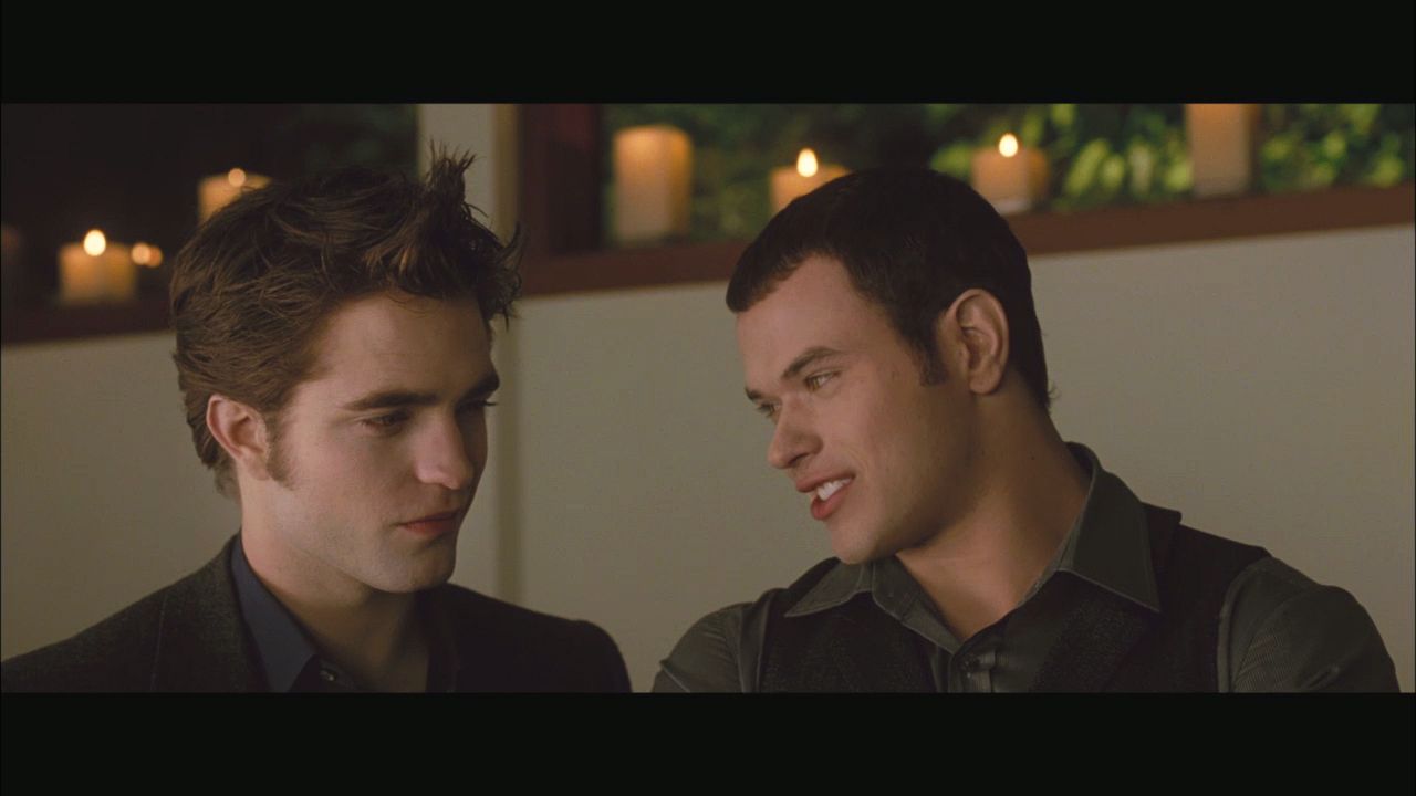 NewMoonMTVClip0003.jpg