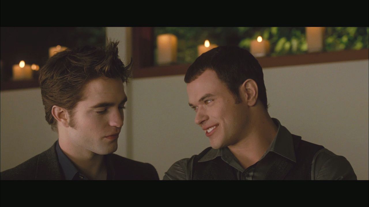 NewMoonMTVClip0004.jpg
