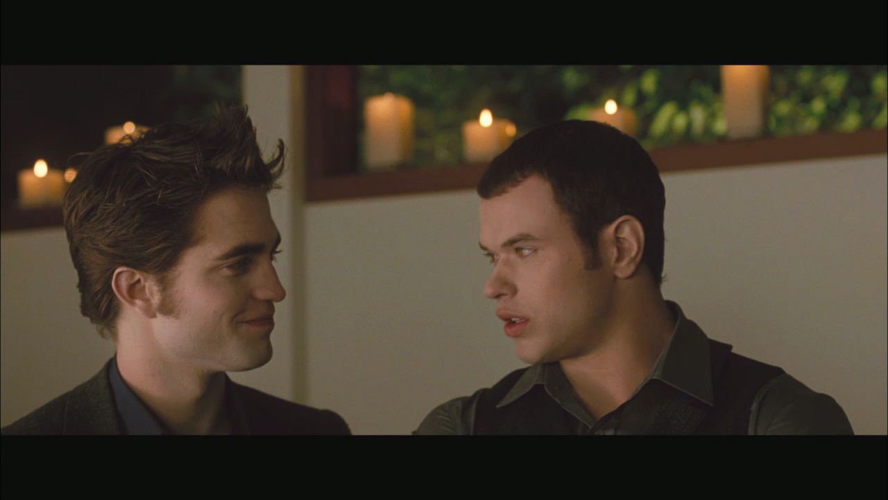 NewMoonMTVClip0007.jpg