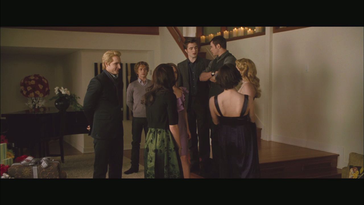 NewMoonMTVClip0008.jpg