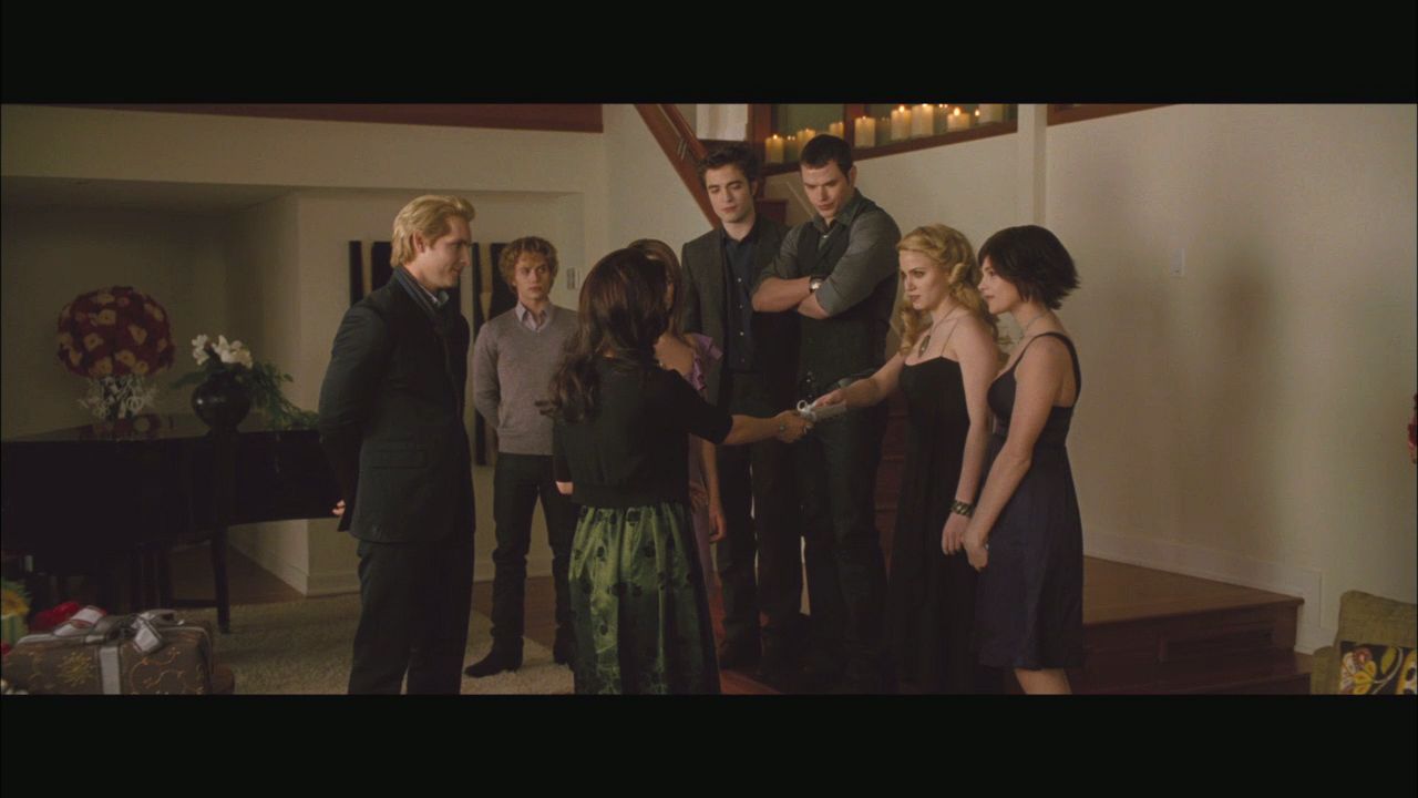 NewMoonMTVClip0012.jpg