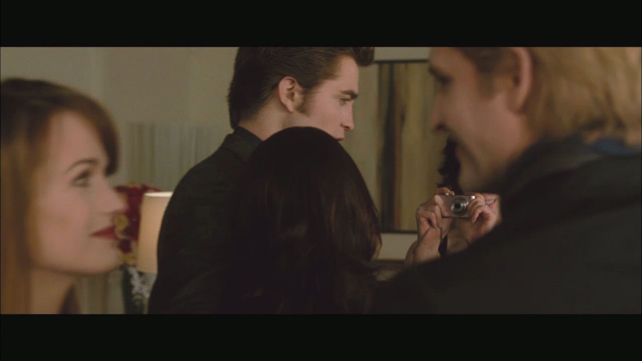 NewMoonMTVClip0018.jpg