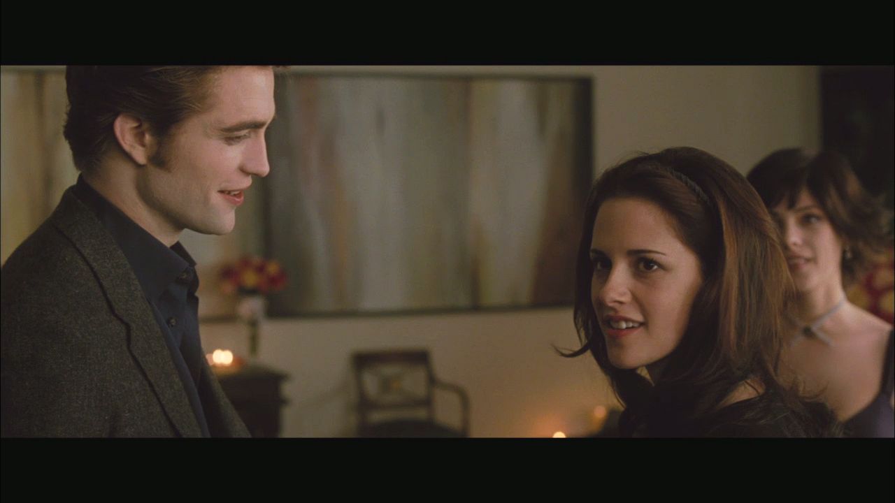 NewMoonMTVClip0037.jpg