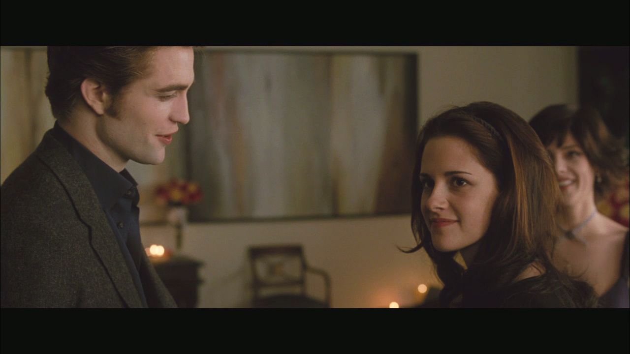 NewMoonMTVClip0038.jpg