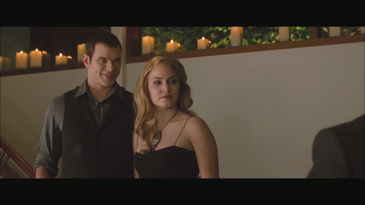 NewMoonMTVClip0039.jpg