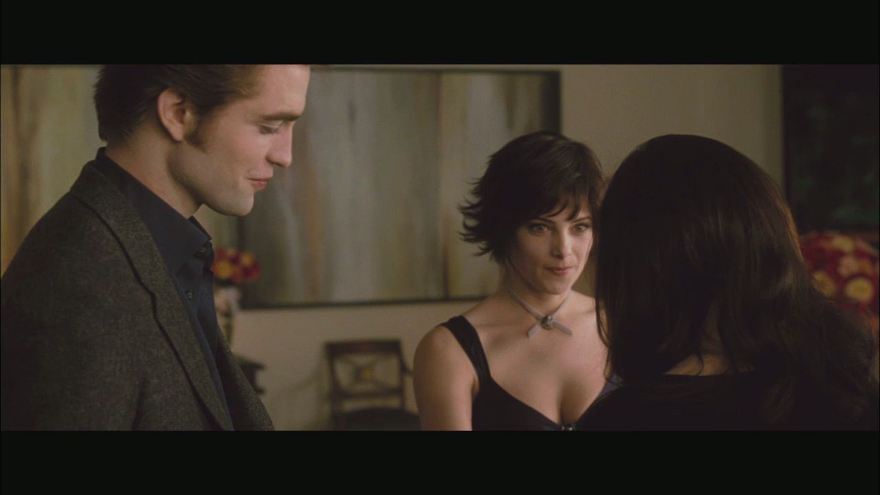 NewMoonMTVClip0043.jpg