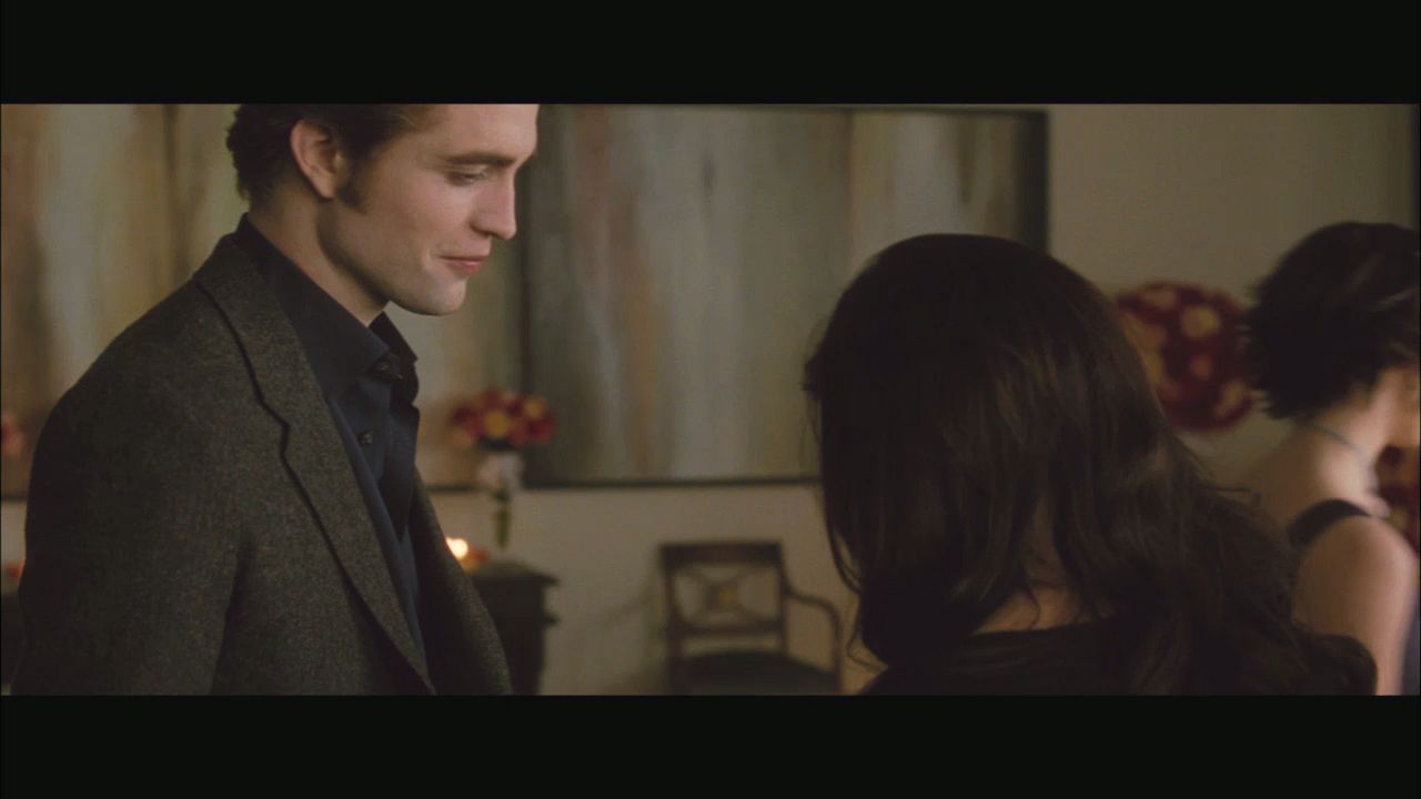 NewMoonMTVClip0044.jpg