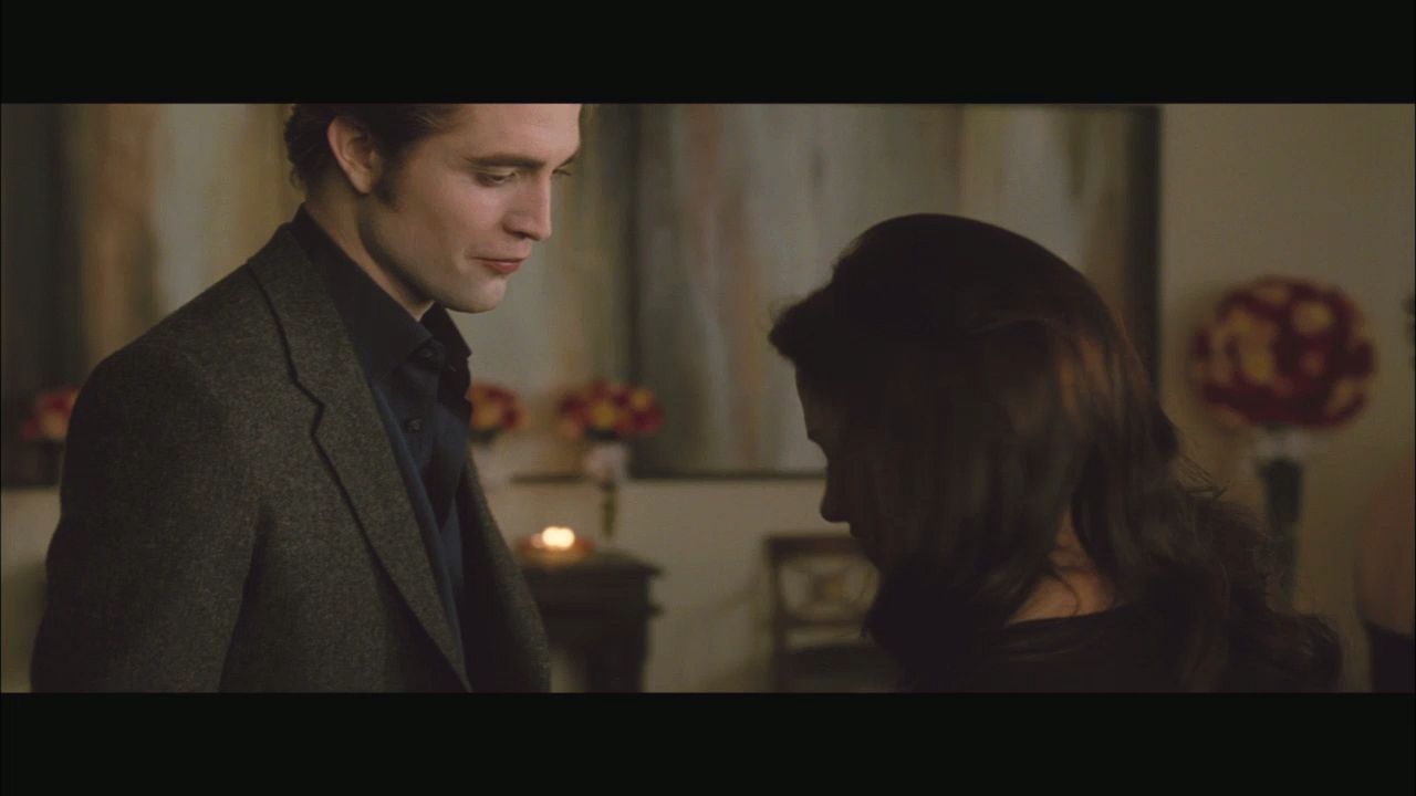 NewMoonMTVClip0045.jpg