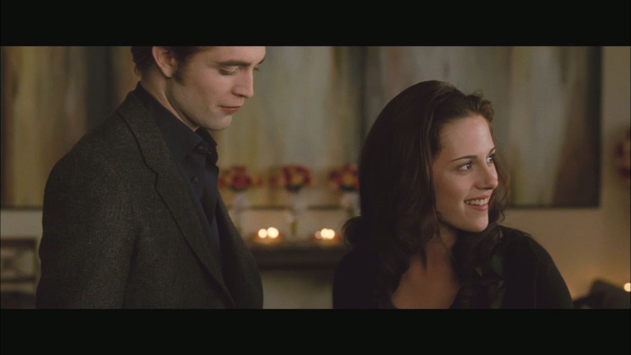NewMoonMTVClip0047.jpg