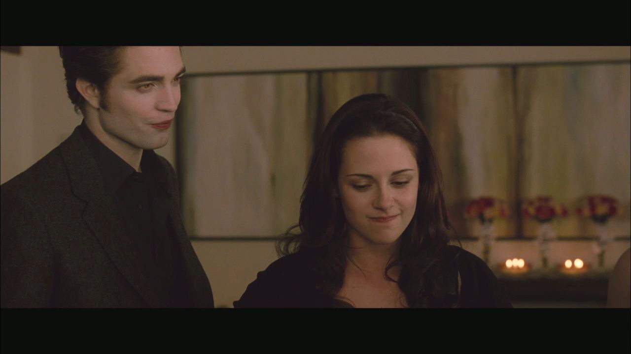 NewMoonMTVClip0053.jpg