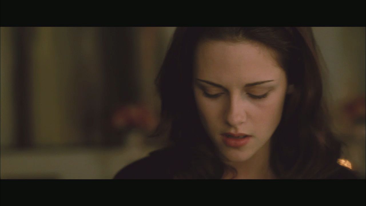NewMoonMTVClip0063.jpg