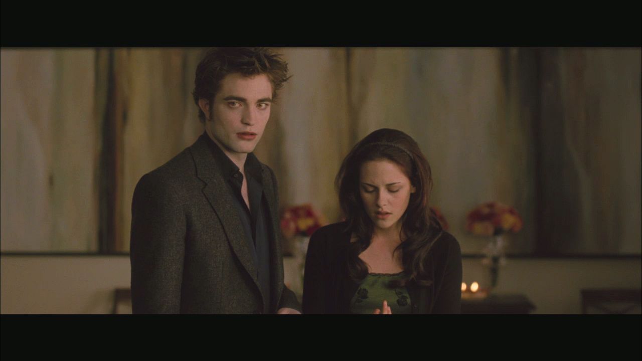 NewMoonMTVClip0067.jpg