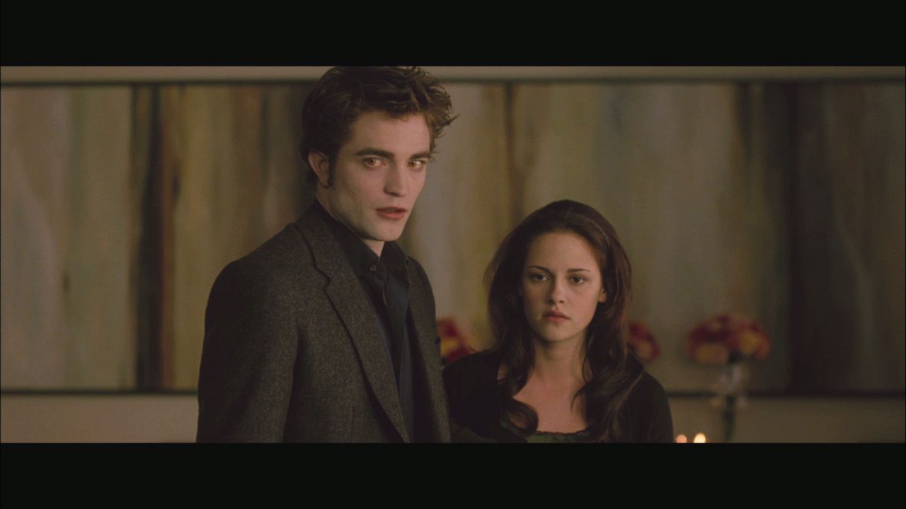 NewMoonMTVClip0072.jpg