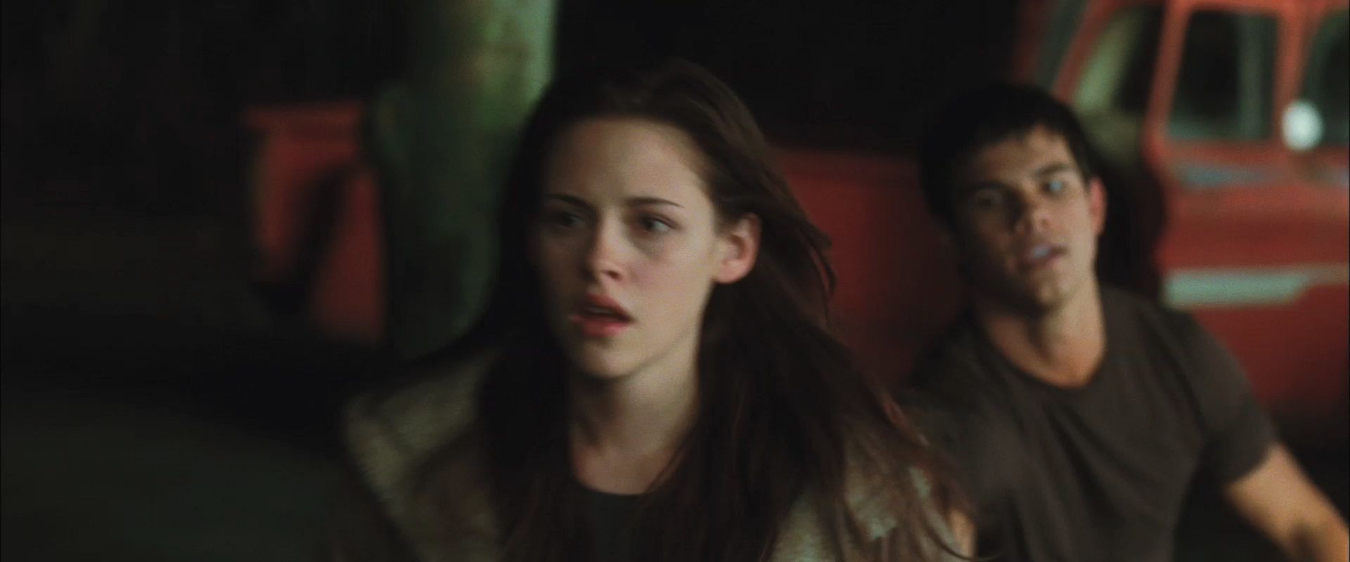 NewMoonTrailer0110.jpg