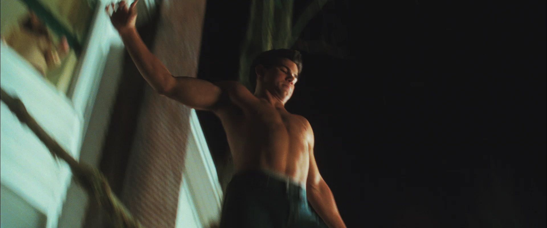 NewMoonTrailer0137.jpg