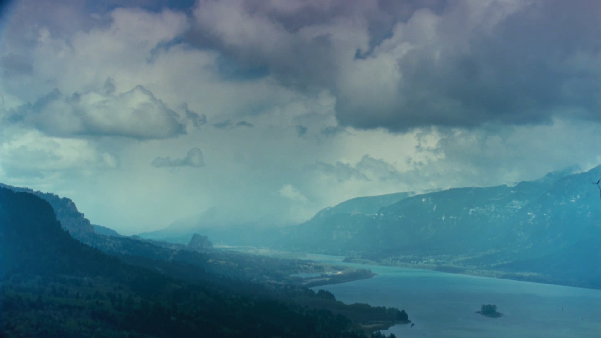 TwilightTrailer0002.jpg