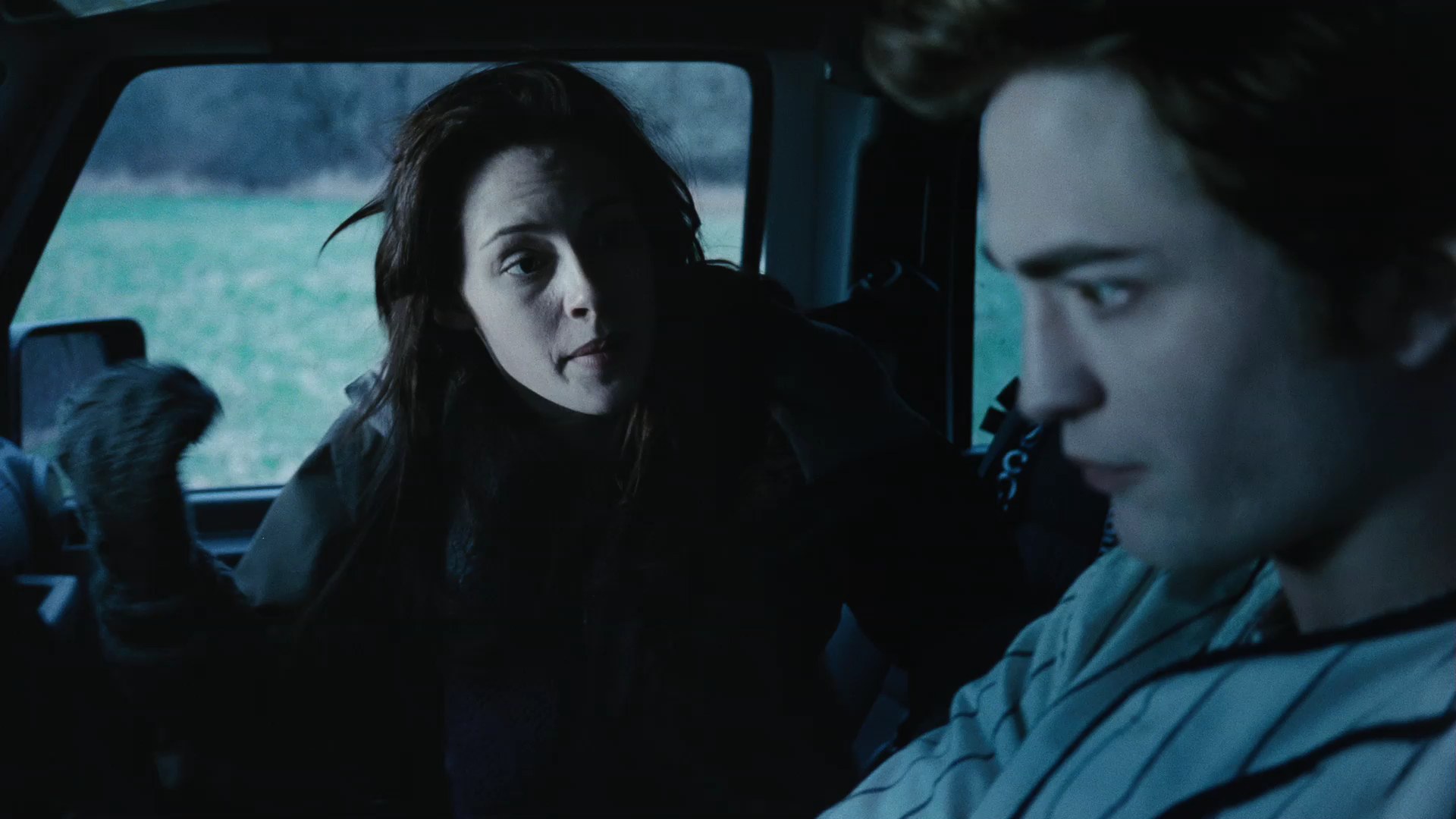 TwilightTrailer0128.jpg