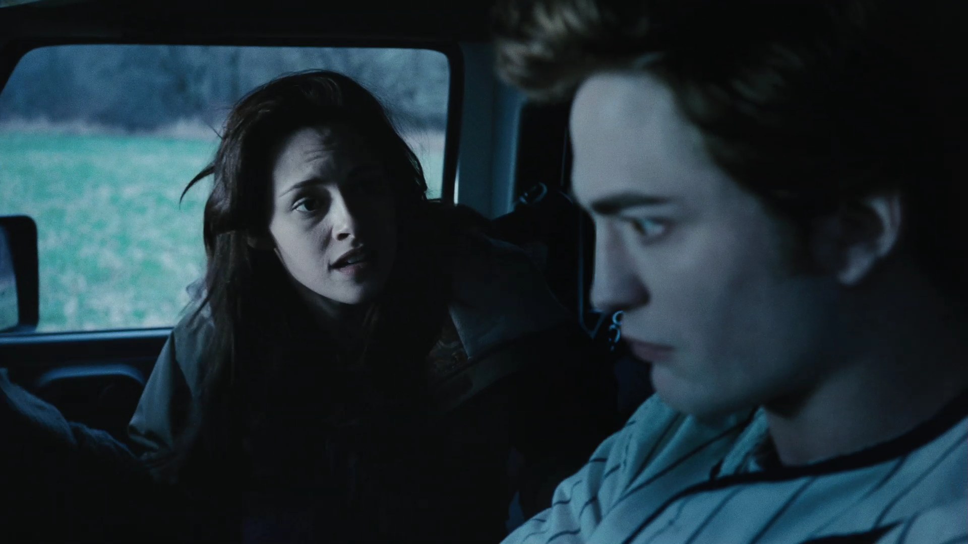 TwilightTrailer0129.jpg