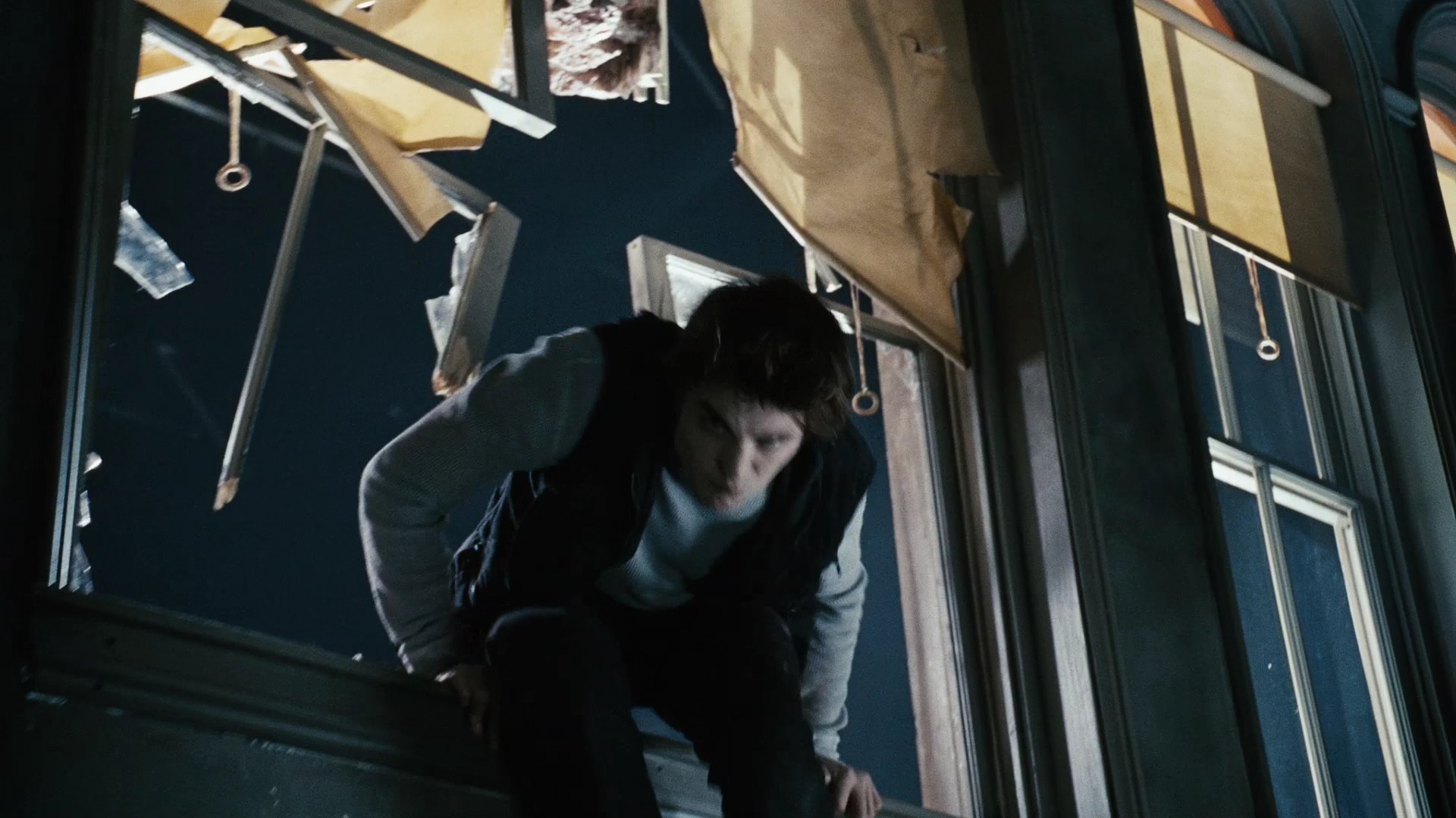 TwilightTrailer0171.jpg