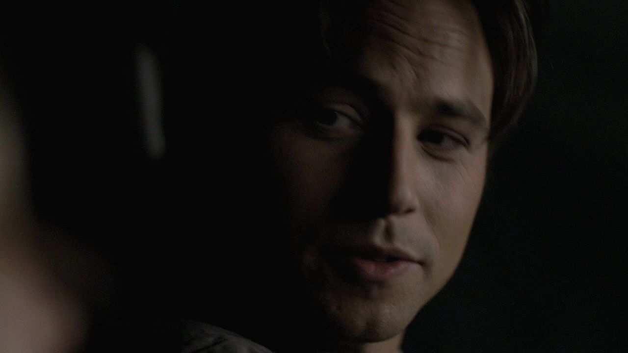 101VampireDiaries0010.jpg