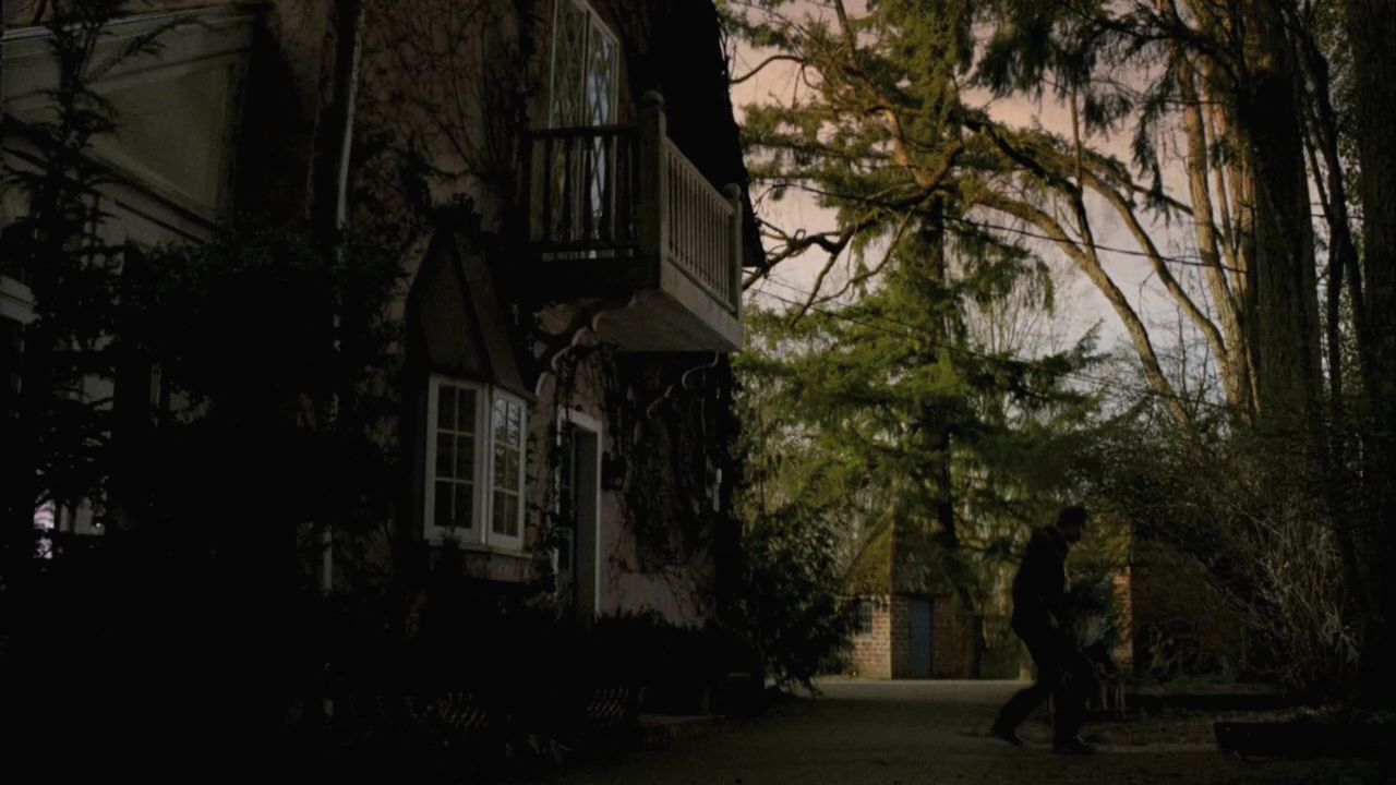 101VampireDiaries0046.jpg
