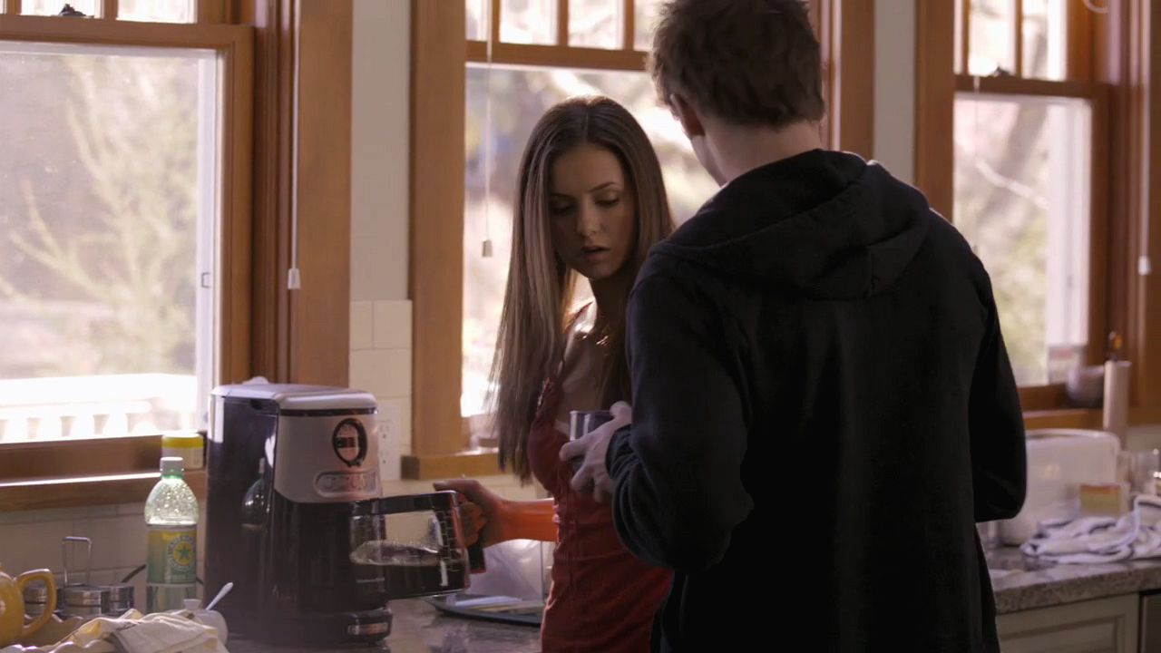 101VampireDiaries0073.jpg