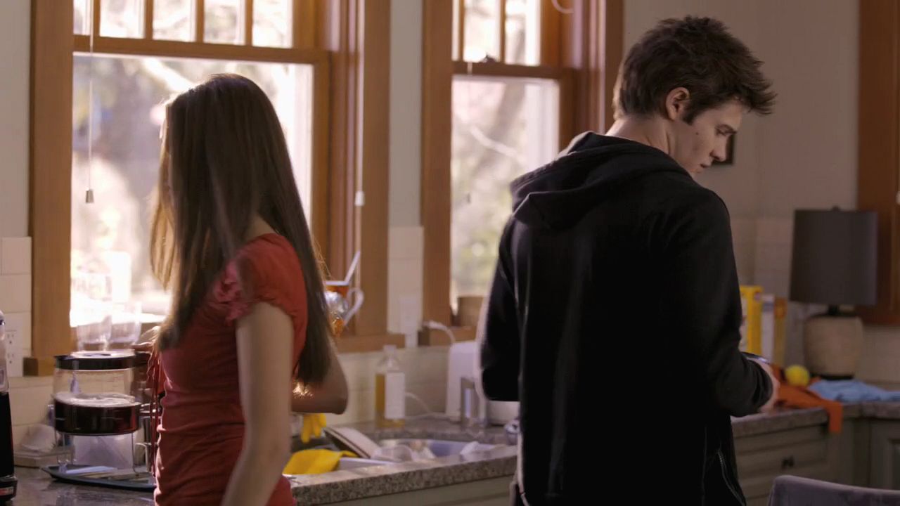101VampireDiaries0074.jpg