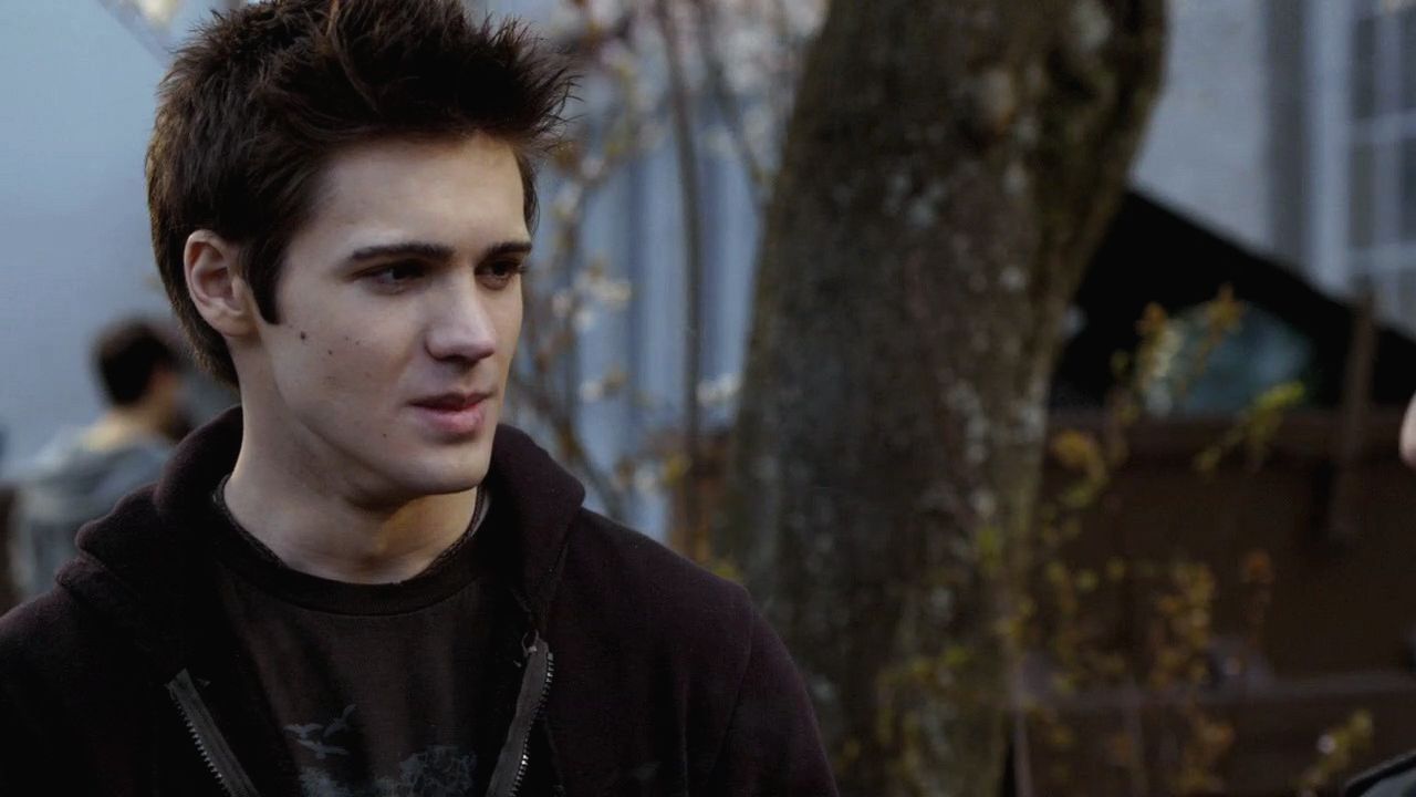 101VampireDiaries0200.jpg