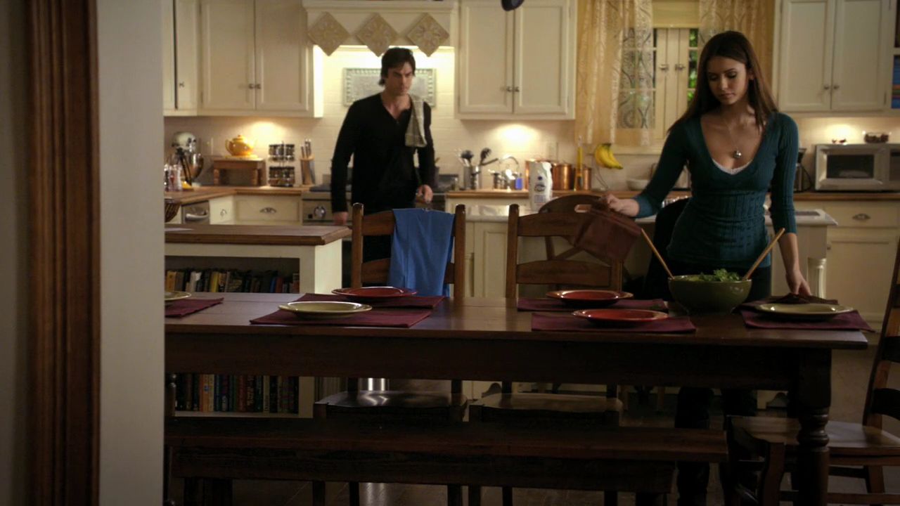 113VampireDiaries0606.jpg