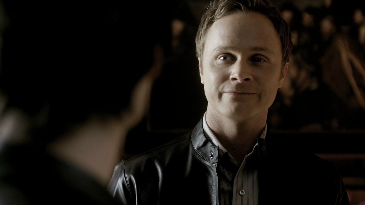 119VampireDiaries0102.jpg